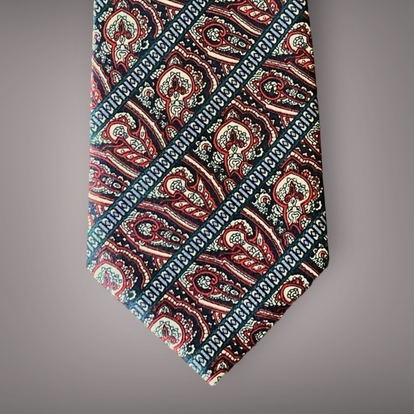 K. M. Milano Men’s Red and Black Old World Turkish Floral Silk Tie - Picture 1 of 5